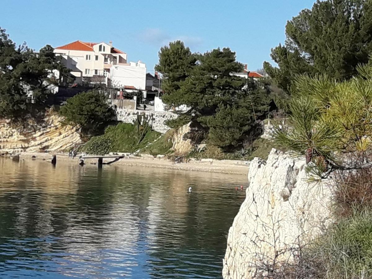 Apartman Latmo *